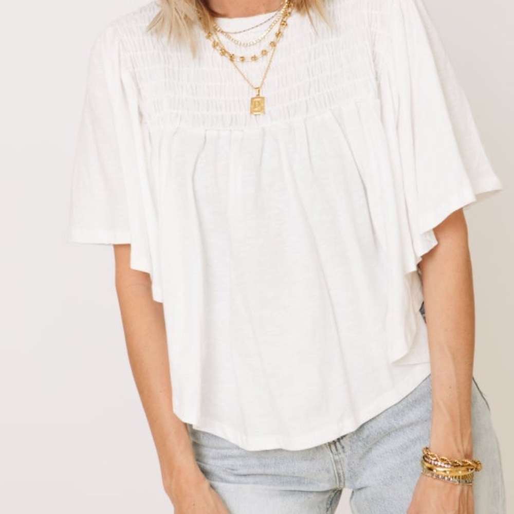 Like new, White Flutter Sleeve Smocked Hem Top
